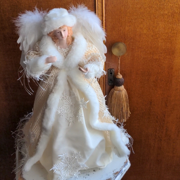 Angel Home Decor & Tree Topper - Picture 2 of 10